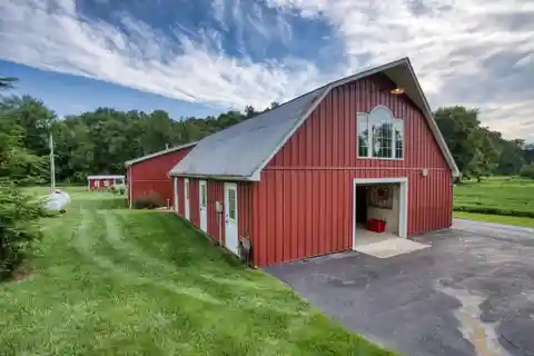 Stunning Oasis in Gorgeous Serene Setting