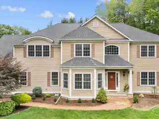 Beautifully Maintained Home on a Prime Cul-De-Sac