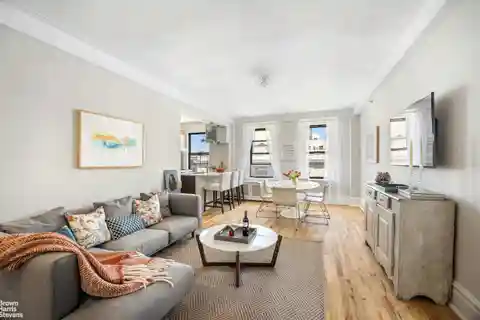 Renovated Top-Floor Corner Home