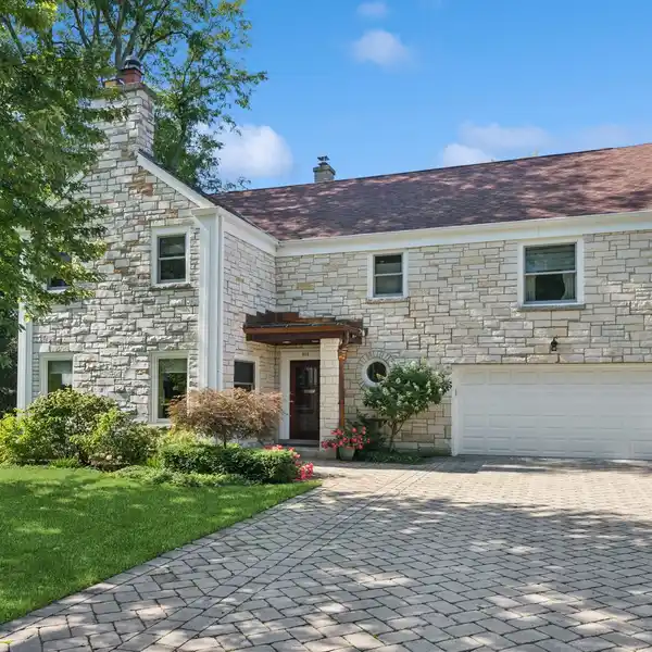 RARE OPPORTUNITY IN INDIAN HILL ESTATES