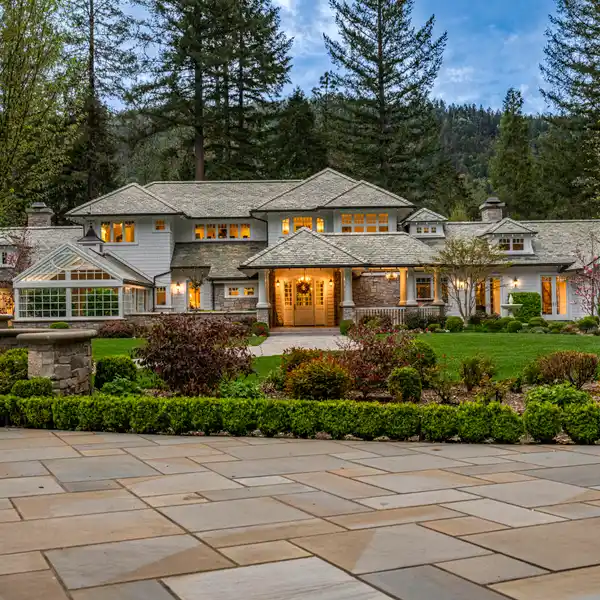 DISTINGUISHED RIVERFRONT ESTATE