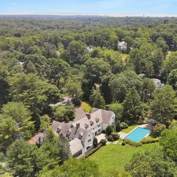 UNIQUE THREE-ACRE ESTATE