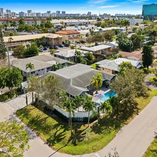 COMPLETELY REMODELED HOME IN KNOLL RIDGE