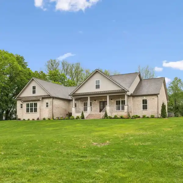 DISCOVER LUXURY LIVING IN THIS NEWLY CONSTRUCTED HOME