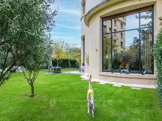 Magnificent Duplex Apartment with Beautiful Garden