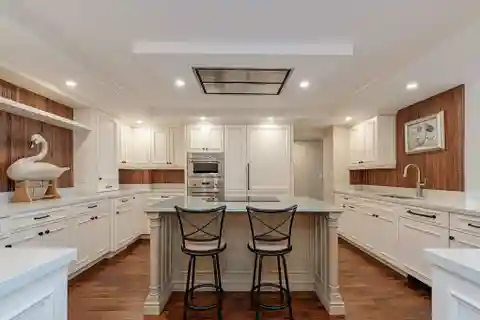 Beautifully Renovated Residence in the Stratford Tower