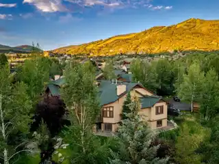 Beautifully Furnished Waterstone Townhome