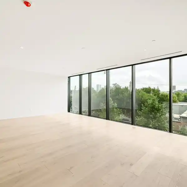 LUXURY LIVING IN THE COLORFIELD