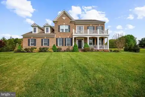 Stylish Serenity on Nearly Two Acres
