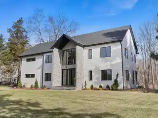 Spacious Newly Constructed Lakefront Home