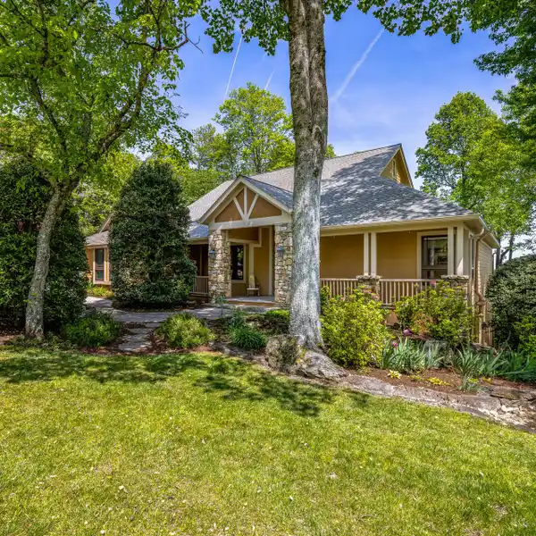 SERENITY IN SOUGHT-AFTER CHAMPION HILLS