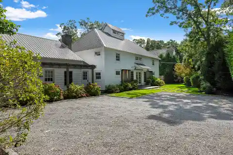 Exquisite Barn Style Home