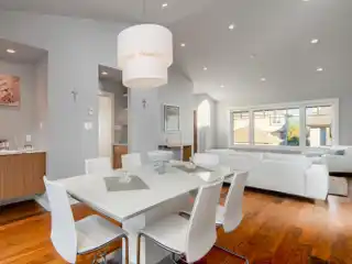 Understated Elegance with Appealing Practicality