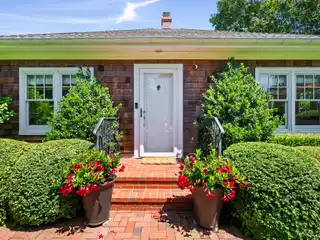 Impeccably Renovated Cottage