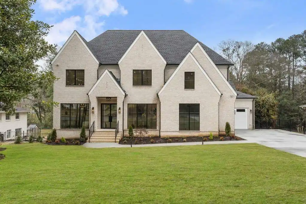 Gorgeous New Construction in Coveted Westfield Park