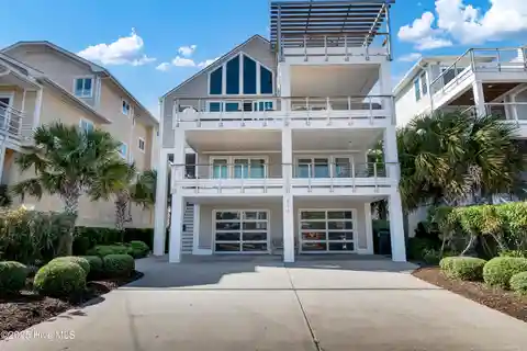 Gorgeous Contemporary Home with Amazing Panoramic Views