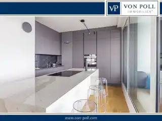High-quality Apartment with Designer Furnishings and Fascinating Distant Views on the 17th Floor