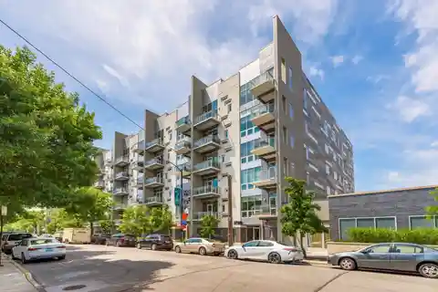 Exquisite West Loop Condo