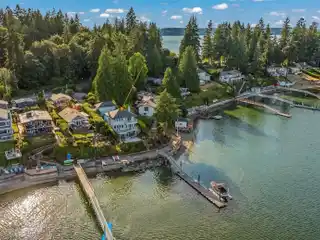 A Generational Keeper in a Remarkable Location on Horsehead Bay