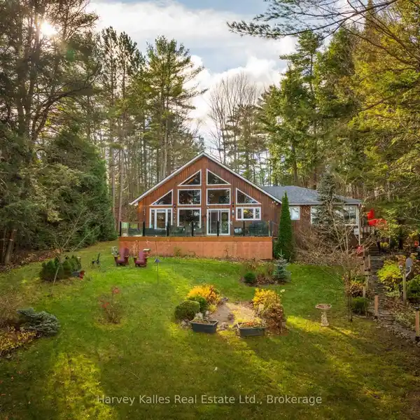 PRIVATE SLICE OF MUSKOKA PARADISE