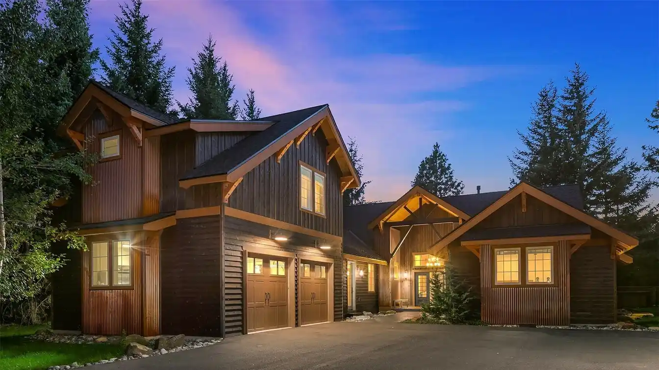 Craftsman-style Home with Golf Course Views