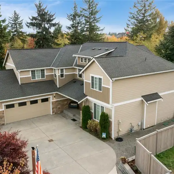 IMPECCABLE CUSTOM-BUILT HOME IN COVETED STONE CREEK NEIGHBORHOOD