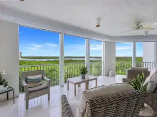 Light-Filled Center-Stack Residence at the Grande Excelsior