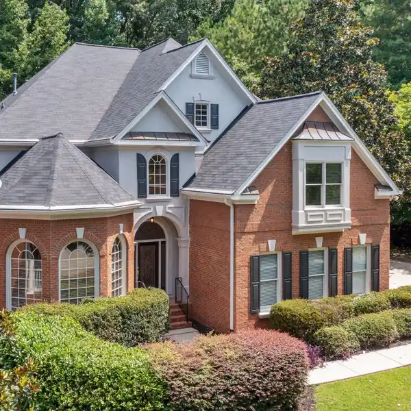 OPPORTUNITY IN SOUGHT-AFTER GARRISON OAKS
