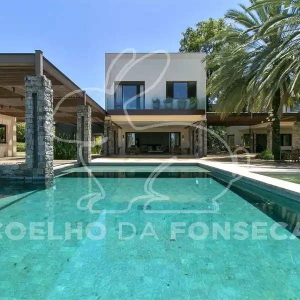 SPECTACULAR PROPERTY OFFERING MODERN COMFORT