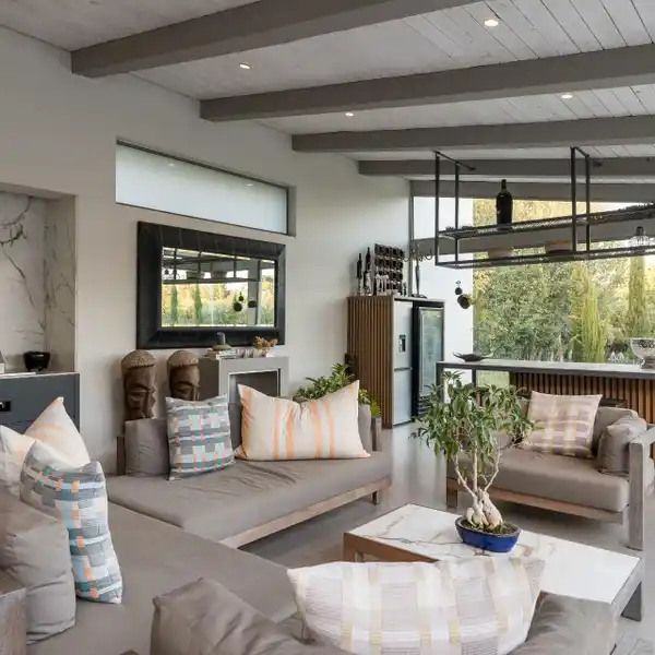 EXPANSIVE ESTATE WITH IMPORTED FINISHES AND CHARM