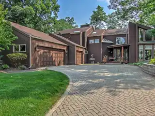 Beautiful Lakefront Home in Shorewood Forest