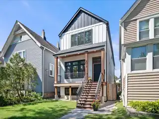 Newer Construction in Prime Evanston Location