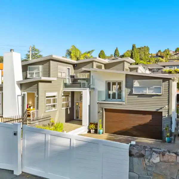 BEAUTIFUL HOME CRAFTED TO THE HIGHEST STANDARDS