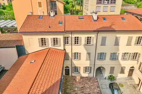 Quiet Location Steps to the Lake