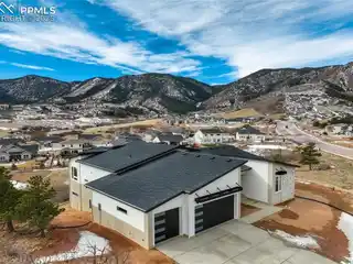 Expertly Crafted Mid Century Modern Inspired Home on 1.72 Acres