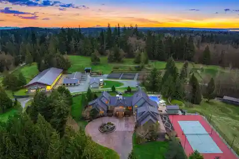 Unparalleled Resort-Style Private Estate