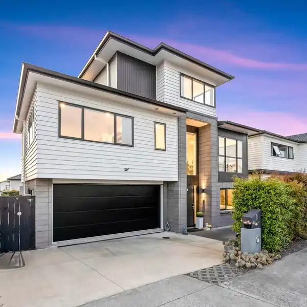 DREAM FAMILY HOME IN FLAT BUSH
