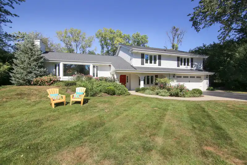 Gorgeous Five Bedroom Home
