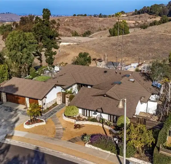 COVETED EQUESTRIAN ESTATE IN MISSION HILLS RANCH