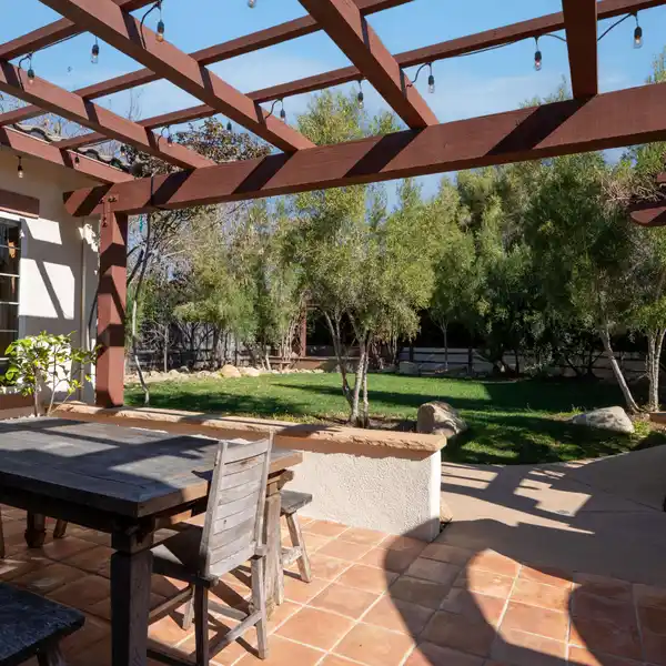 STUNNING SINGLE-LEVEL HOME