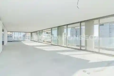 Comfort and Exclusivity in a Desired Luxury Building