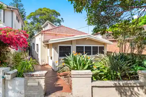 Sunny Character Home