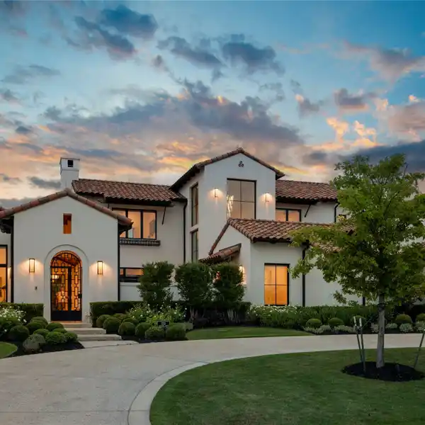LUXURY RESORT-STYLE LIVING IN GATED GRANADA