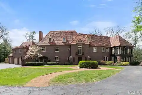 Historic Home in Coveted Carswold