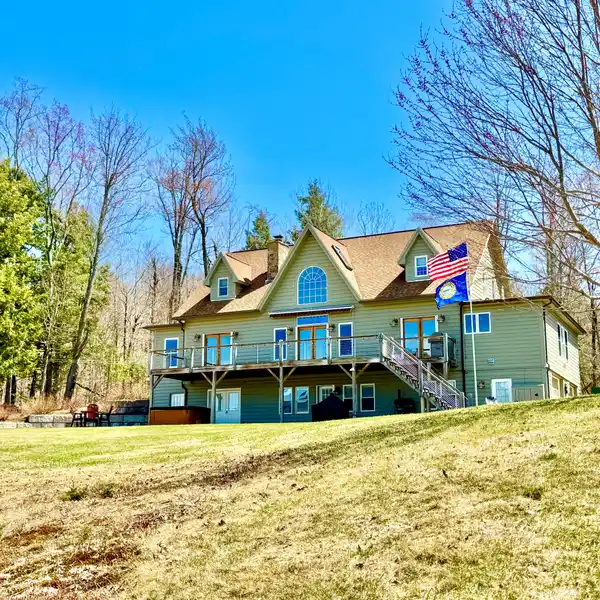 PRIVATE JACKSON RETREAT ON 20 ACRES
