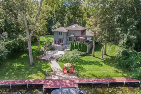 Waterfront Paradise Along the Huron River Chain