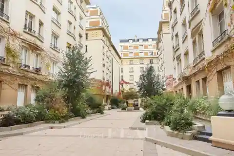 Peaceful Apartment in a Delightful Building