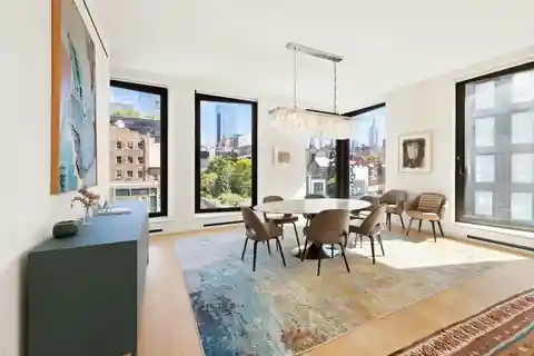 Stylish and Sunny Floor Through Rental