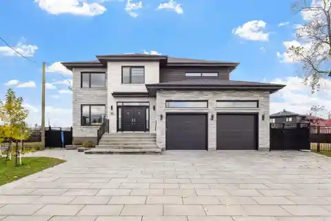 Saint-Lazare Custom-Built Luxury Residence