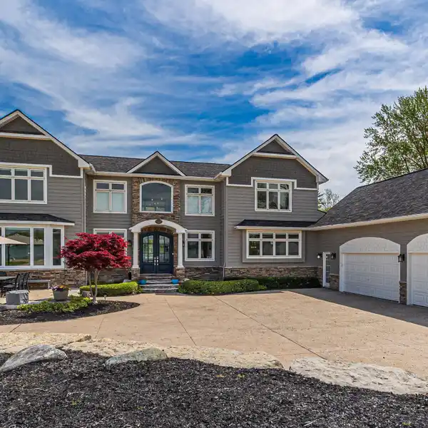 SILVER LAKE SHOWSTOPPER WITH 120’ FRONTAGE